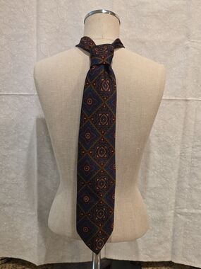 Vtg. Mens Don Loper Rich Blue, Red, Gold Geometric Medallion Pattern Necktie